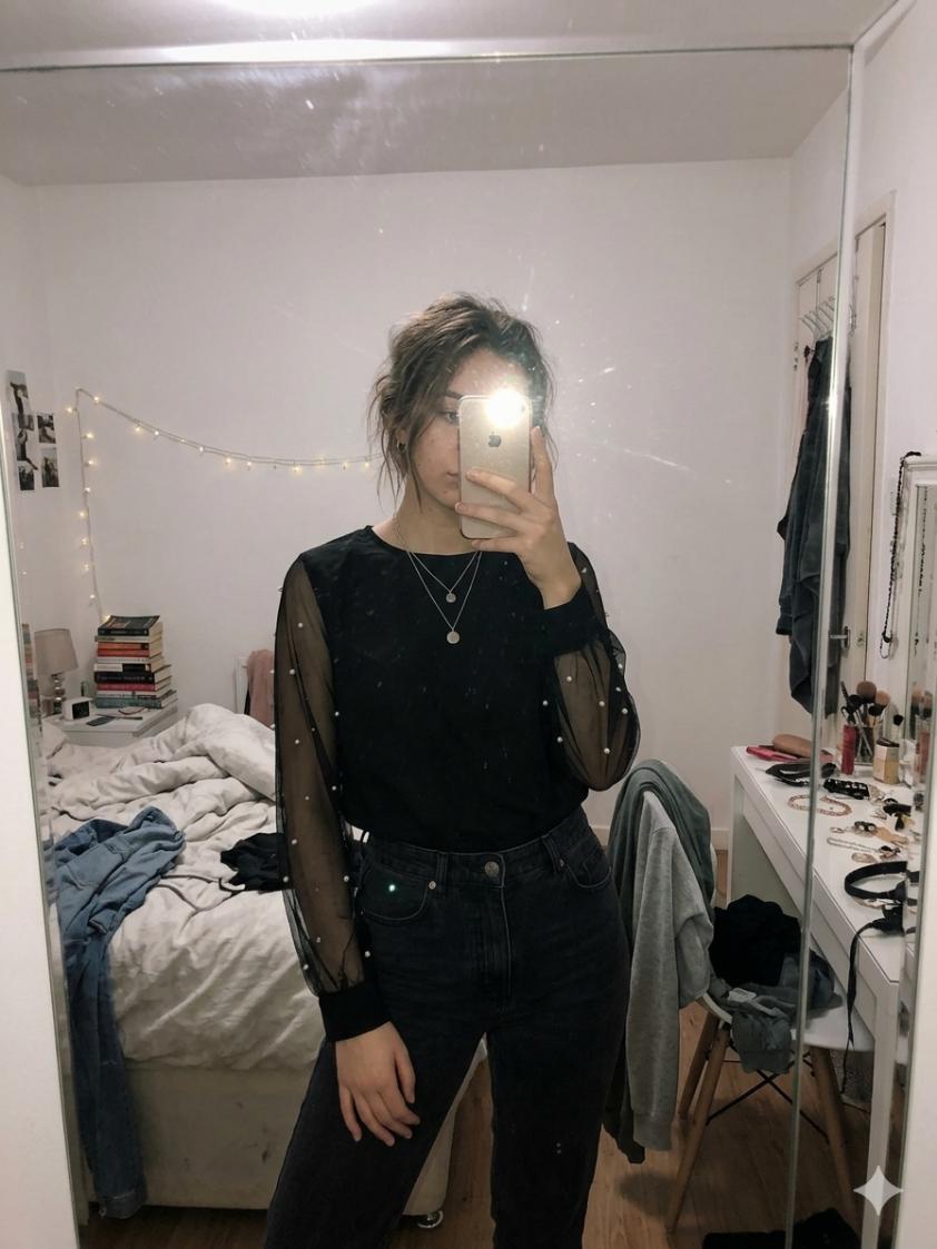 Black Pearl Sleeve Top