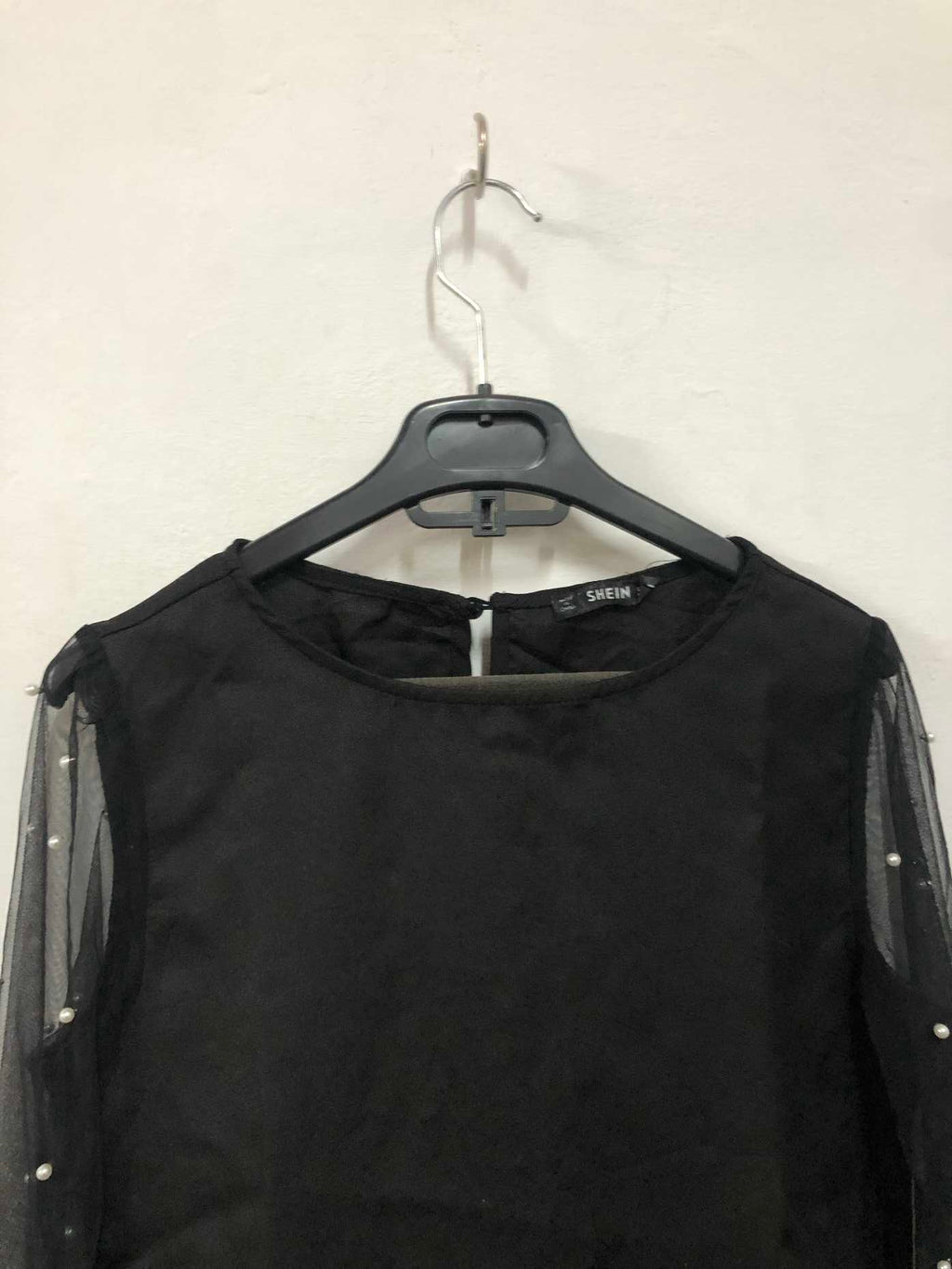 Black Pearl Sleeve Top