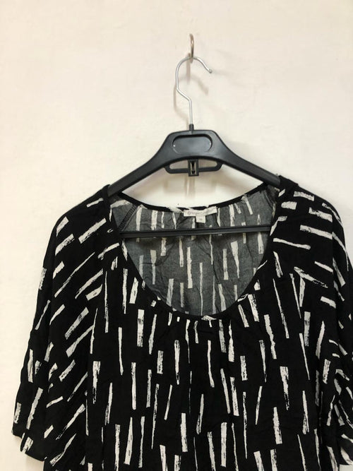 Black & White Abstract Top